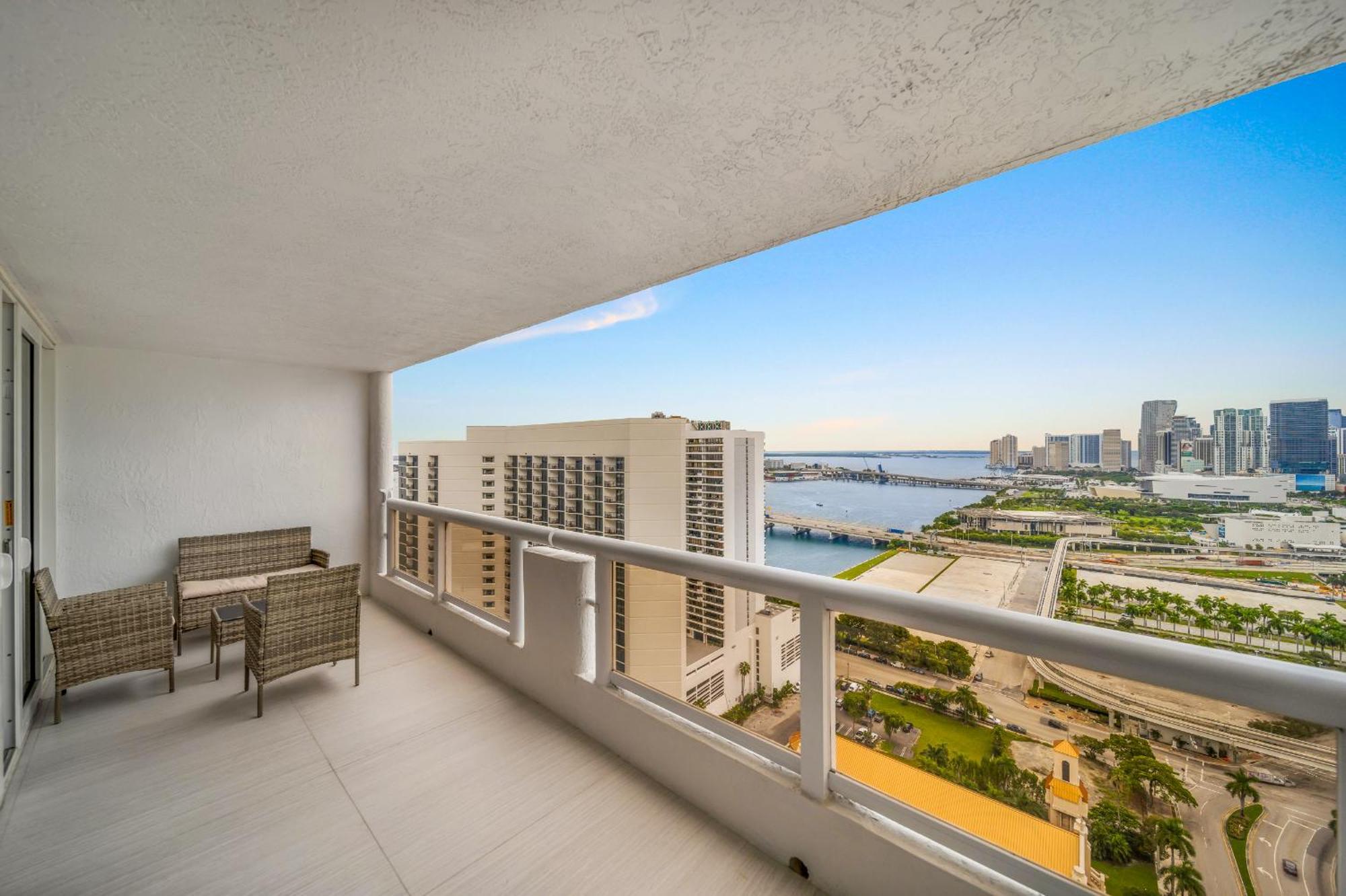 The Grand Wonder * Miami